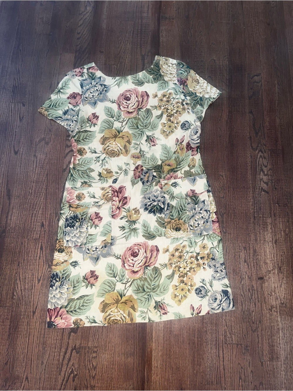 Vintage Karin Stevens Short Sleeve Shift Dress in Cream and Pastel Floral